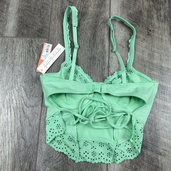 Colsie Green Eyelet Bralette Top‎ - Picture 9 of 13